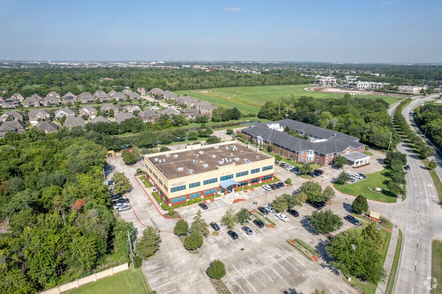 More Photos Of 2950 Cullen Pky, Pearland Medical For Lease