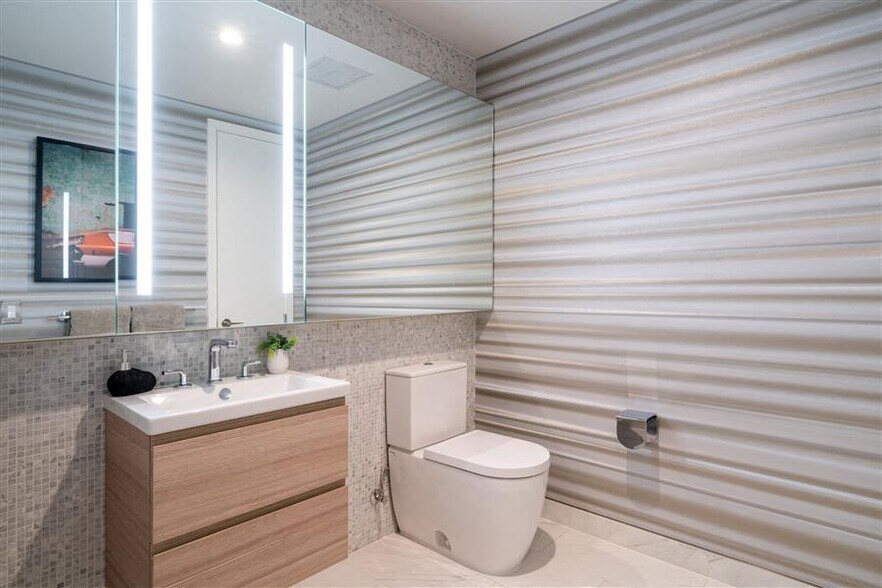 More Photos Of 1000 W 8th St, Los Angeles Apartments For Lease