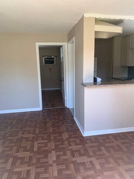 More Photos Of 9211 N Green River Dr, Houston Apartments For Sale