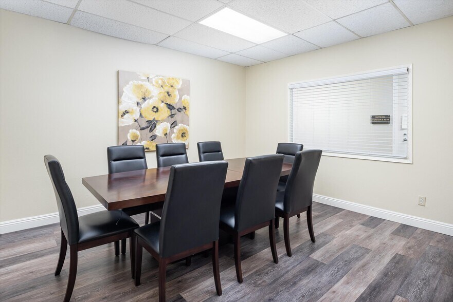 More Photos Of 365 W 2nd Ave, Escondido Loft Creative Space For Lease