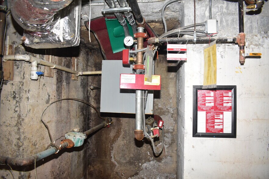 More Photos Of 200 E Arlington St, Waterloo Apartments For Sale