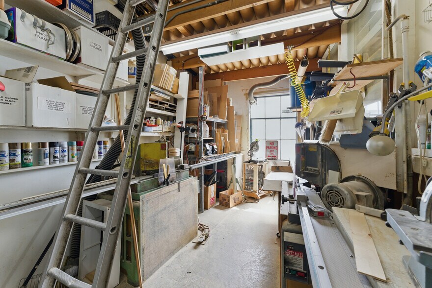 More Photos Of 1027 Columbus Ave, Springfield Freestanding For Sale