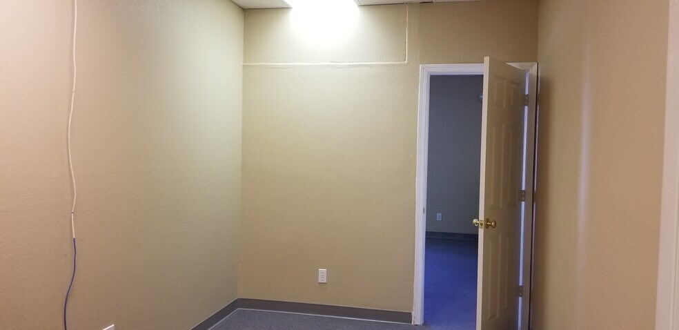 More Photos Of 2340 E Calvada Blvd, Pahrump Medical For Lease