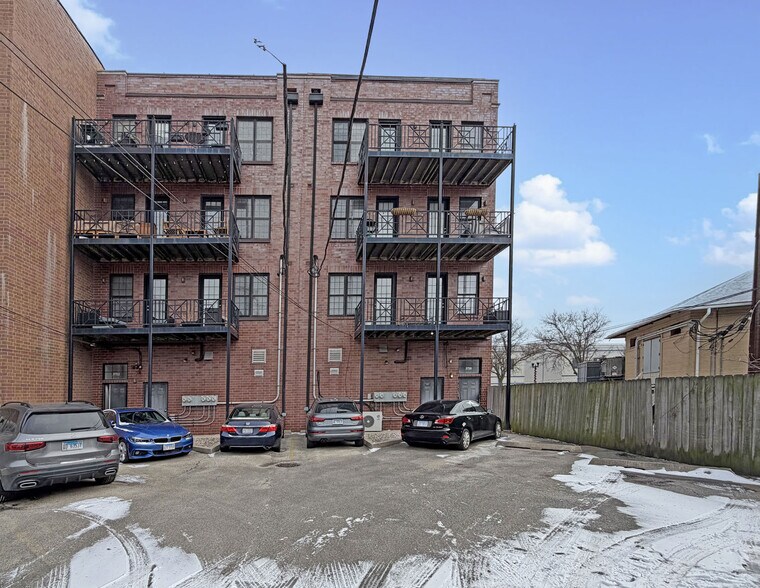 More Photos Of 3720-3722 N Lincoln Ave, Chicago Apartments For Sale