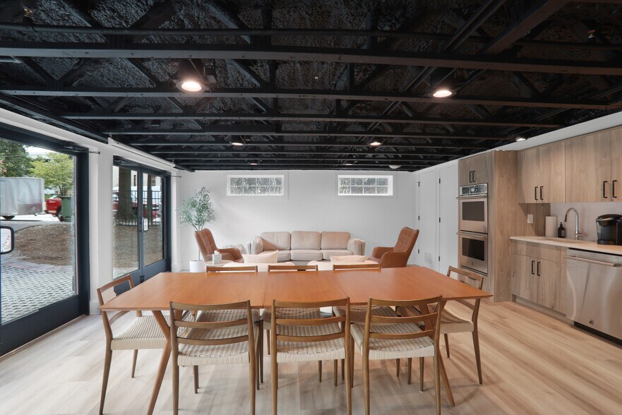 More Photos Of 1074 Ponce De Leon Ave, Atlanta Office For Sale