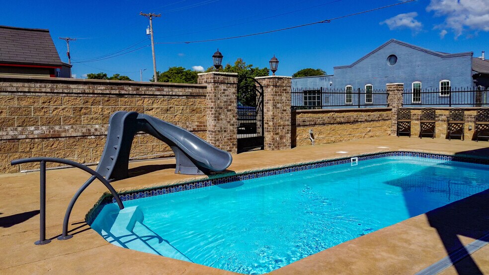 More Photos Of 333 N 9th St, Paducah Storefront Retail Residential For Sale