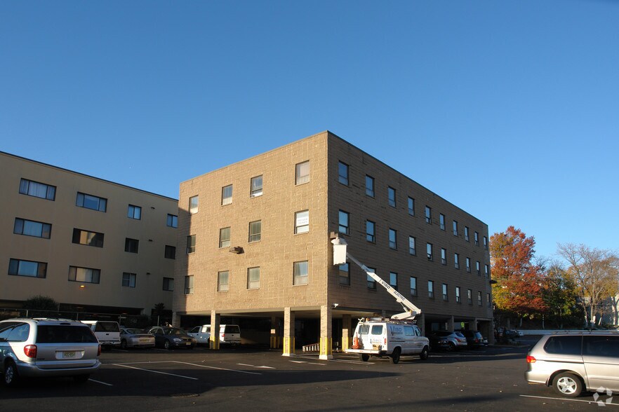More Photos Of 196 Paterson Ave, East Rutherford Unknown For Lease