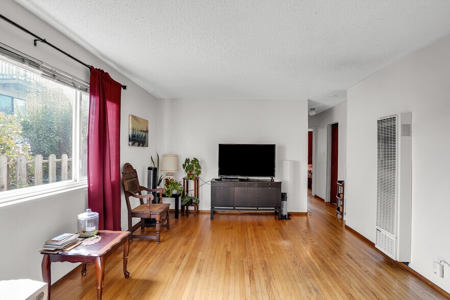 More Photos Of 5314 Bayview Ave, Richmond Apartments For Sale