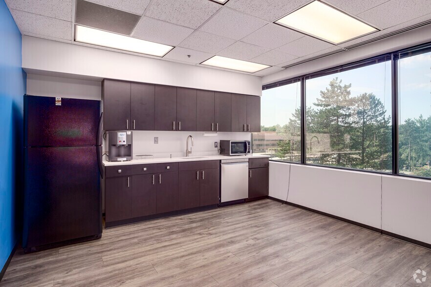 More Photos Of 8607 Westwood Center Dr, Vienna Office For Lease