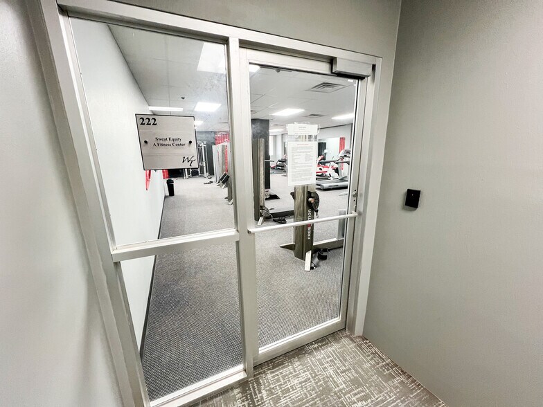 More Photos Of 201-203 W Wall St, Midland Office For Lease