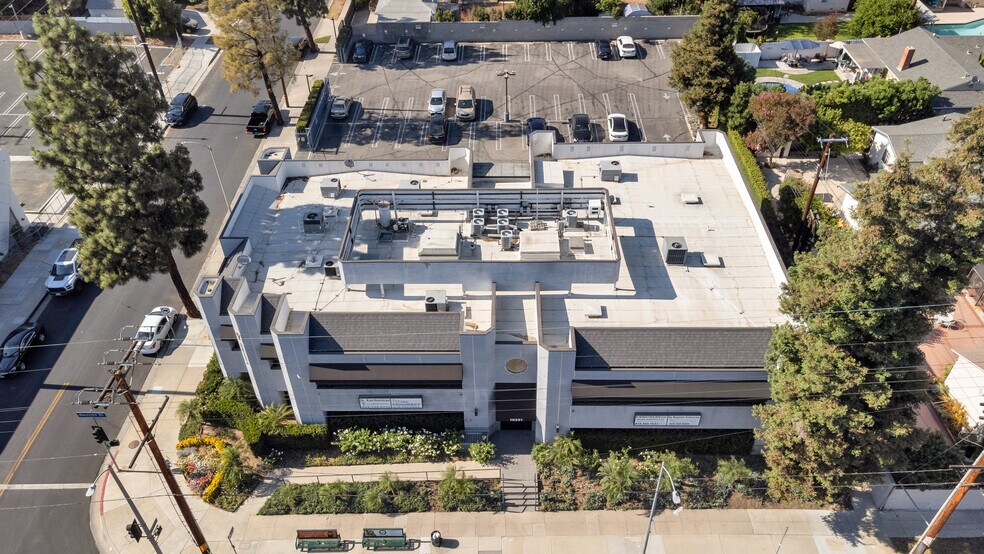 More Photos Of 18251 Roscoe Blvd, Northridge Medical For Lease