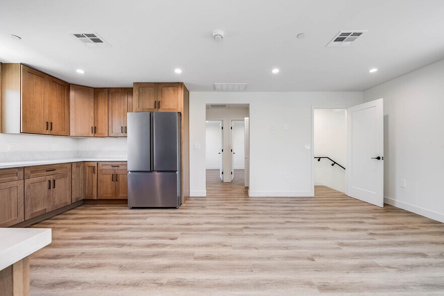 More Photos Of 5954 Simpson Ave, Valley Village Apartments For Sale