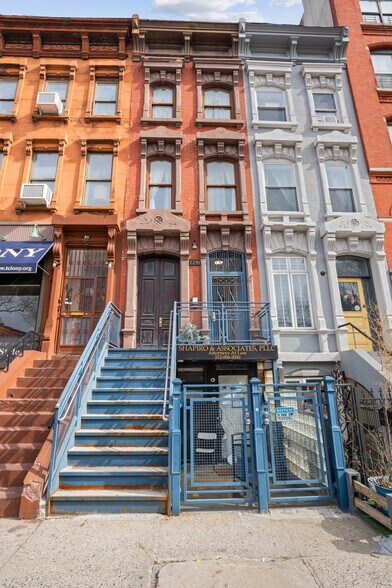 More Photos Of 2291 7th Ave, New York Apartments For Lease