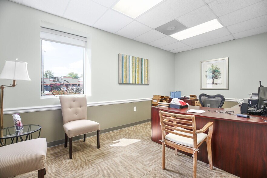 More Photos Of 107 Olde Greenwich Dr, Fredericksburg Office For Sale