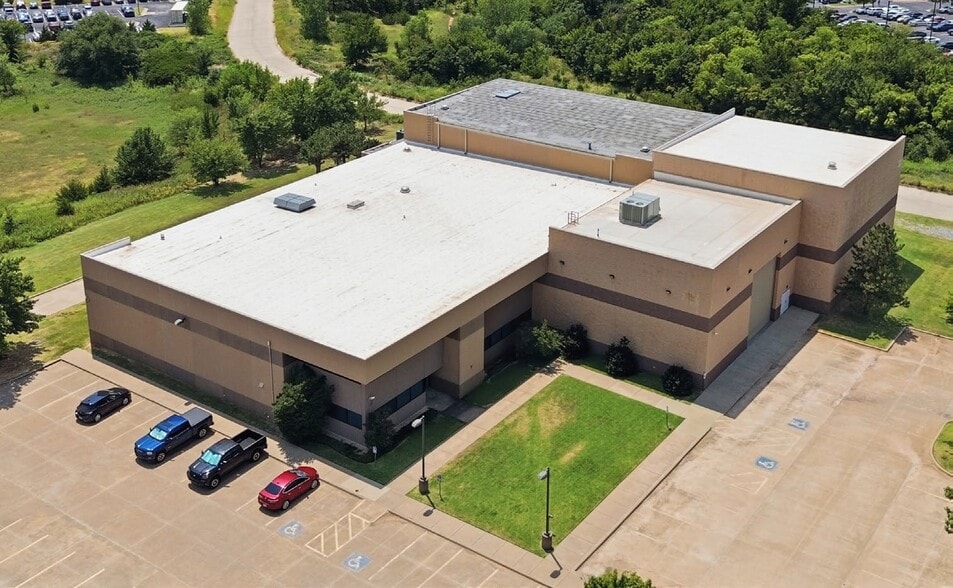 Primary Photo Of 6700 SE 59th St, Oklahoma City Office For Lease