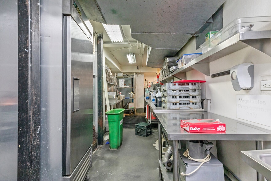 More Photos Of 525-527 Commercial St, San Francisco Restaurant For Lease