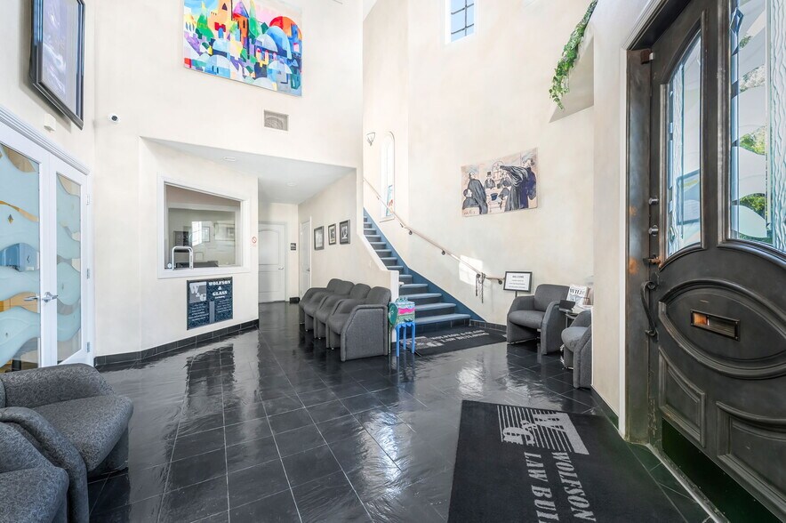 More Photos Of 601 S 7th St, Las Vegas Office For Sale