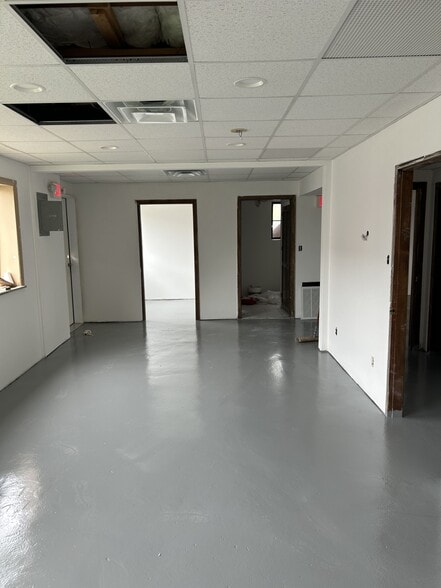 More Photos Of 60 Edmund St, East Providence Office For Lease