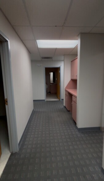 More Photos Of 923-931 Farmington Ave, Bristol Medical For Lease