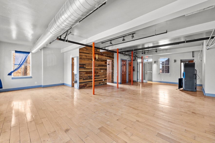 More Photos Of 1800 S 10th St, Saint Louis Restaurant For Lease