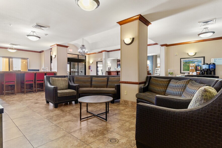 More Photos Of 2700 Lenwood Rd, Barstow Hotel For Sale