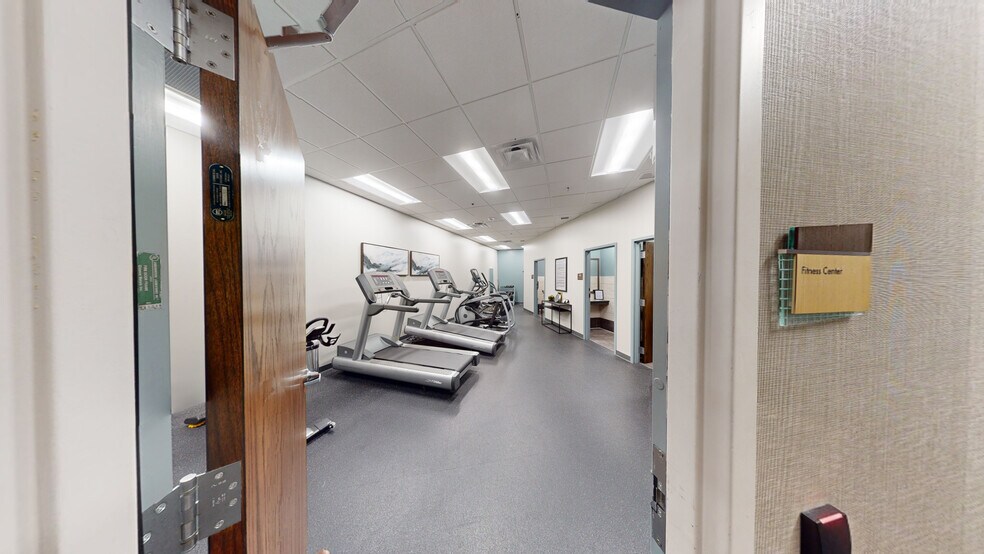 More Photos Of 1450 Energy Park Dr, Saint Paul Office For Lease