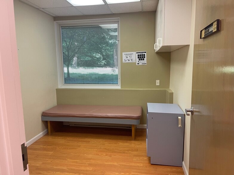 More Photos Of 561 Cranbury Rd, East Brunswick Medical For Sale