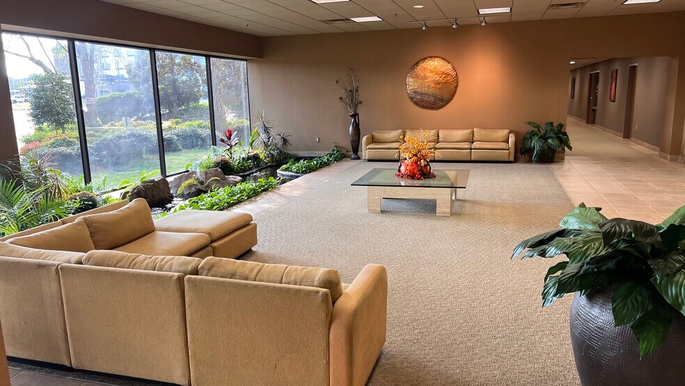 More Photos Of 2402 Wildwood Ave, North Little Rock Medical For Lease