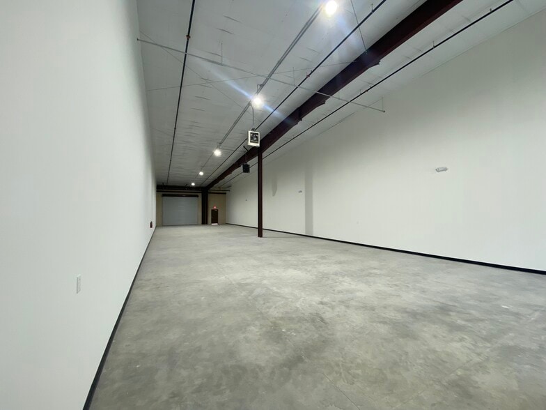 More Photos Of 176 Valley Ridge Blvd, Lewisville Light Manufacturing For Lease