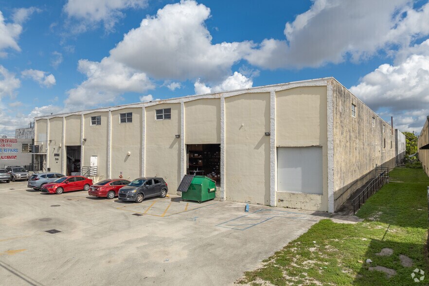 Primary Photo Of 9869 NW 79th Ave, Medley Warehouse For Lease