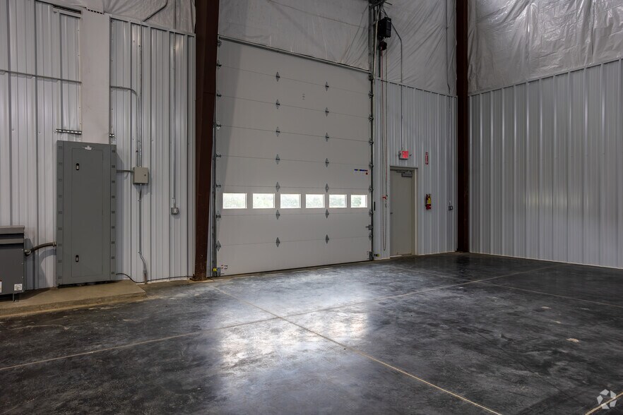 More Photos Of 350 McCarty Ln, Jackson Manufacturing For Lease