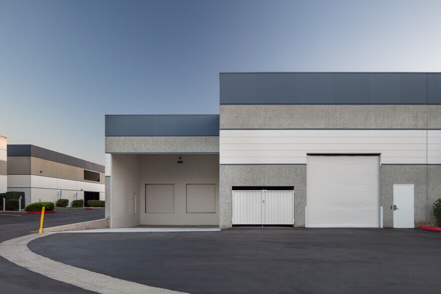More Photos Of 2641 La Mirada Dr, Vista Manufacturing For Sale