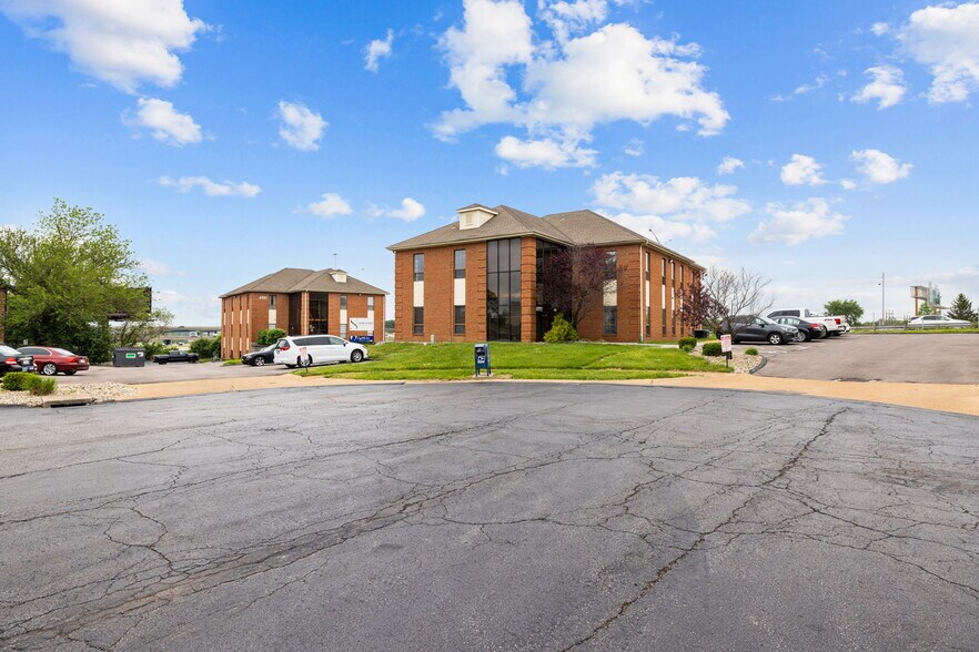 More Photos Of 4191 Crescent Dr, Saint Louis Medical For Lease