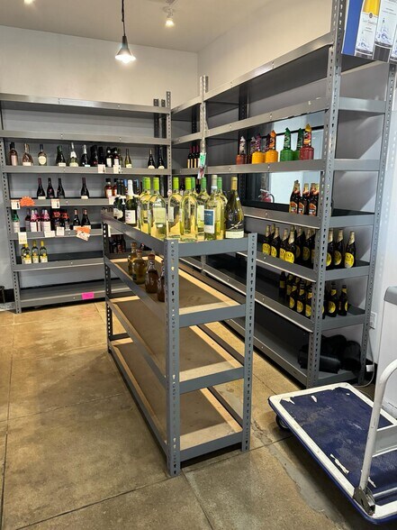 More Photos Of 2305 Ocean Park Blvd, Santa Monica Restaurant For Sale