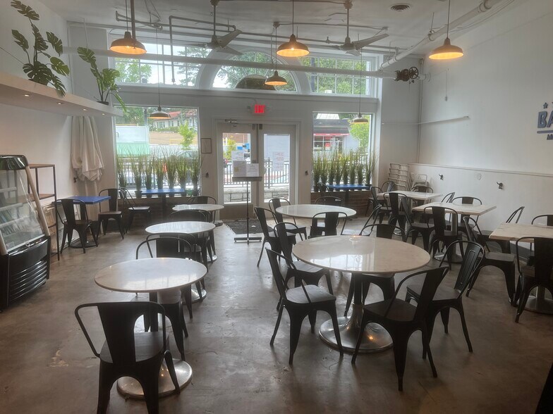 More Photos Of 1561-1583 N Decatur Rd, Atlanta Storefront For Sale
