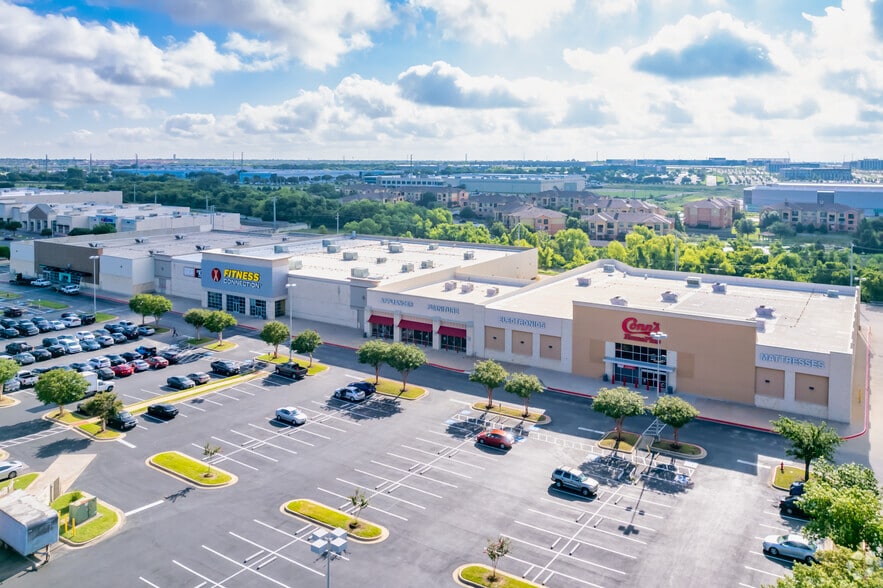 More Photos Of 12901 N I-35 Service Rd, Austin Unknown For Lease