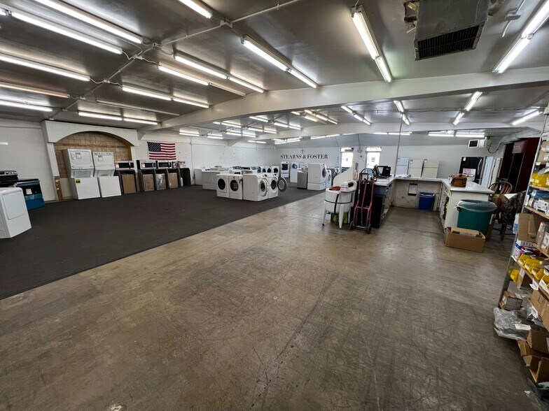 More Photos Of 6314 S College Ave, Fort Collins Warehouse For Lease