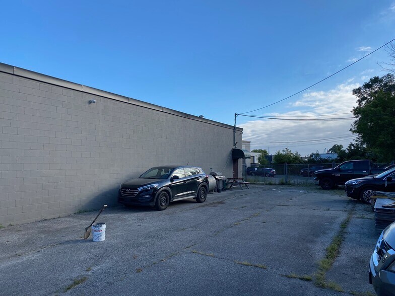 More Photos Of 1783 Mattawa Ave, Mississauga Warehouse For Lease