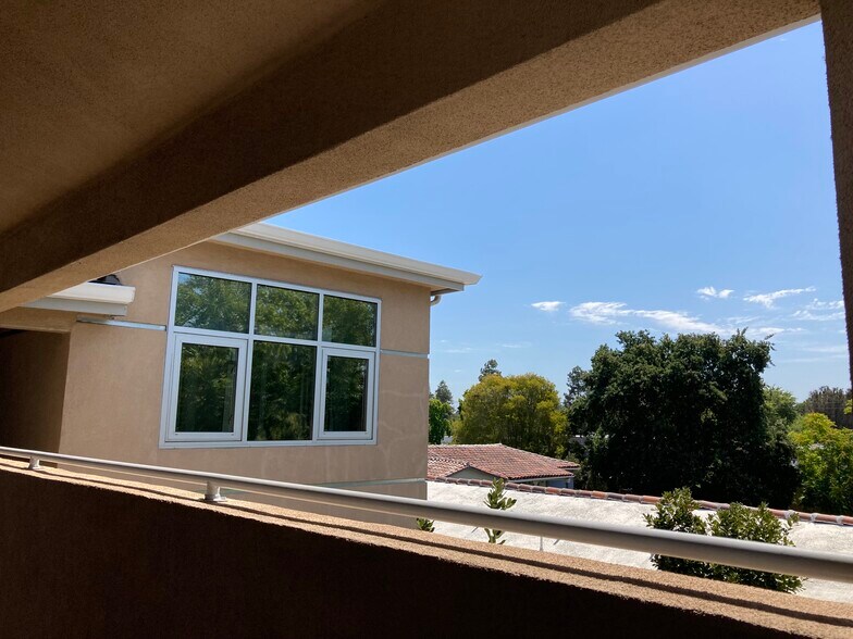 More Photos Of 3239 El Camino Real, Palo Alto Office For Lease