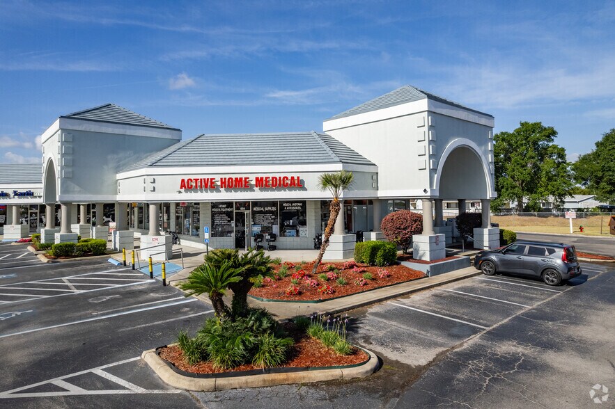 More Photos Of 17860 SE 109th Ave, Summerfield Storefront For Lease