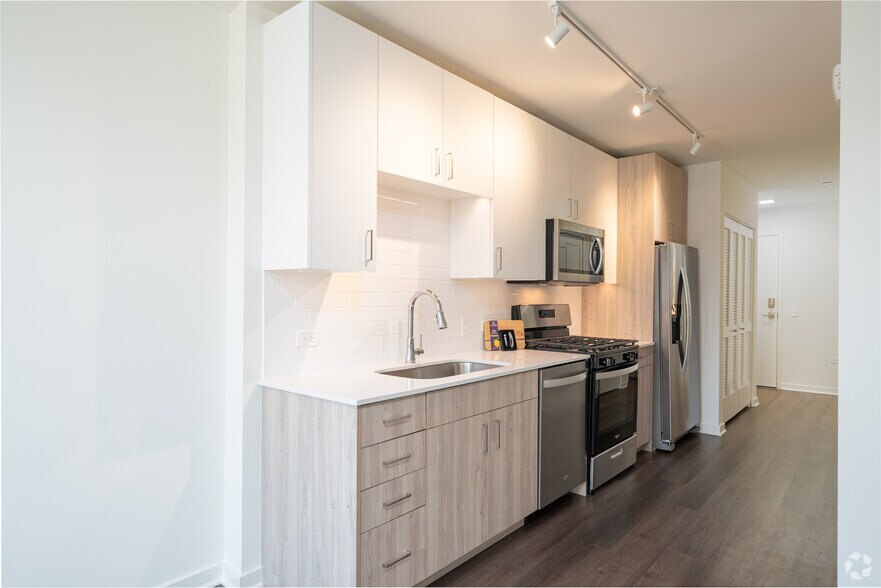 More Photos Of 122 E Northwest Hwy, Mount Prospect Apartments For Lease