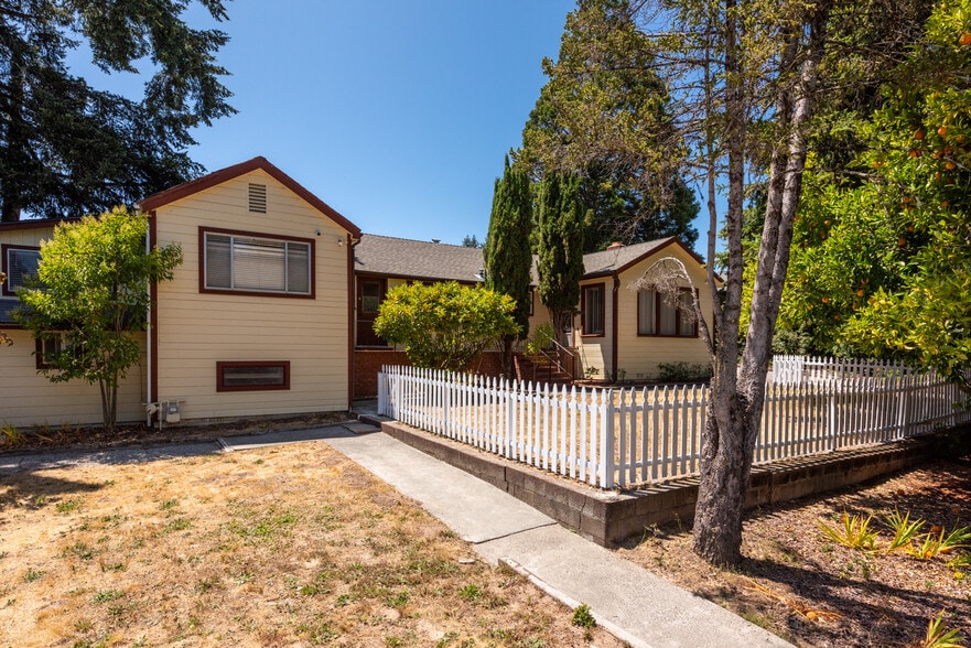 Primary Photo Of 604 Live Oak Ave, Sebastopol Assisted Living For Sale