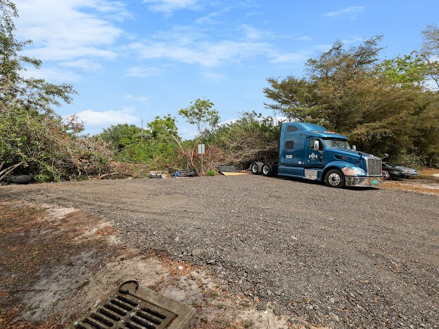 More Photos Of 434 NE 3rd Ave, Cape Coral Warehouse For Lease