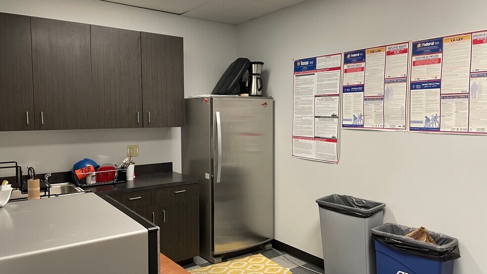 More Photos Of 2801 S Interstate 35 S, Austin Loft Creative Space For Lease