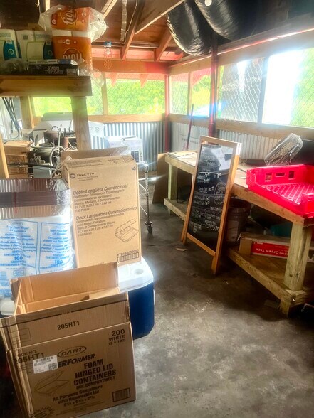 More Photos Of 666 Highway 24, Centreville Fast Food For Sale