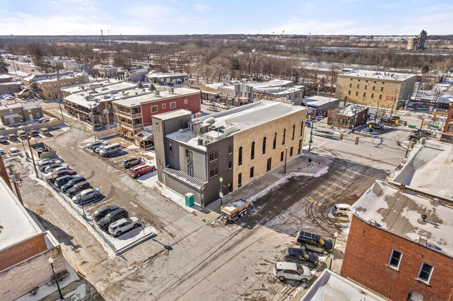 More Photos Of 1000 S State St, Lockport Restaurant For Sale