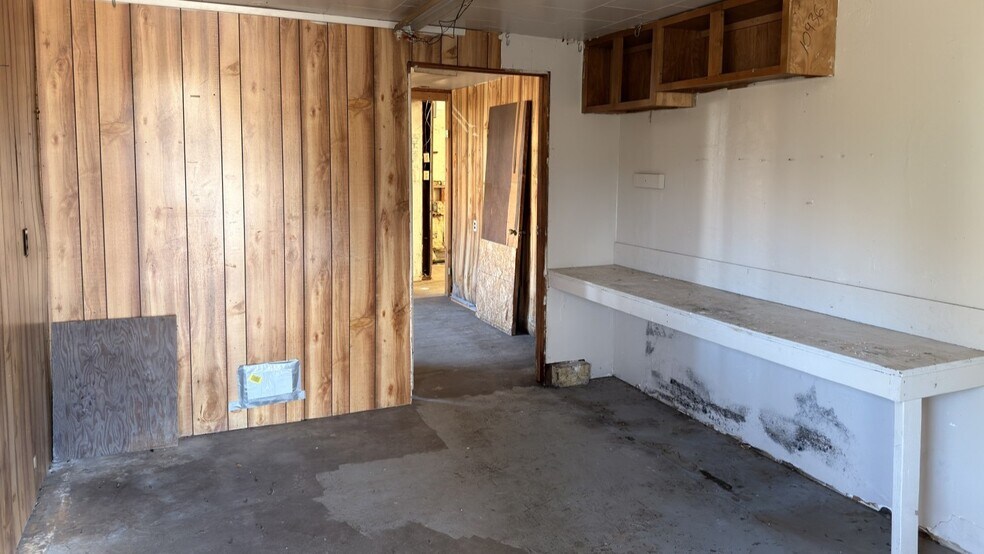 More Photos Of 2144 Pacific Ave S, Kelso Warehouse For Lease