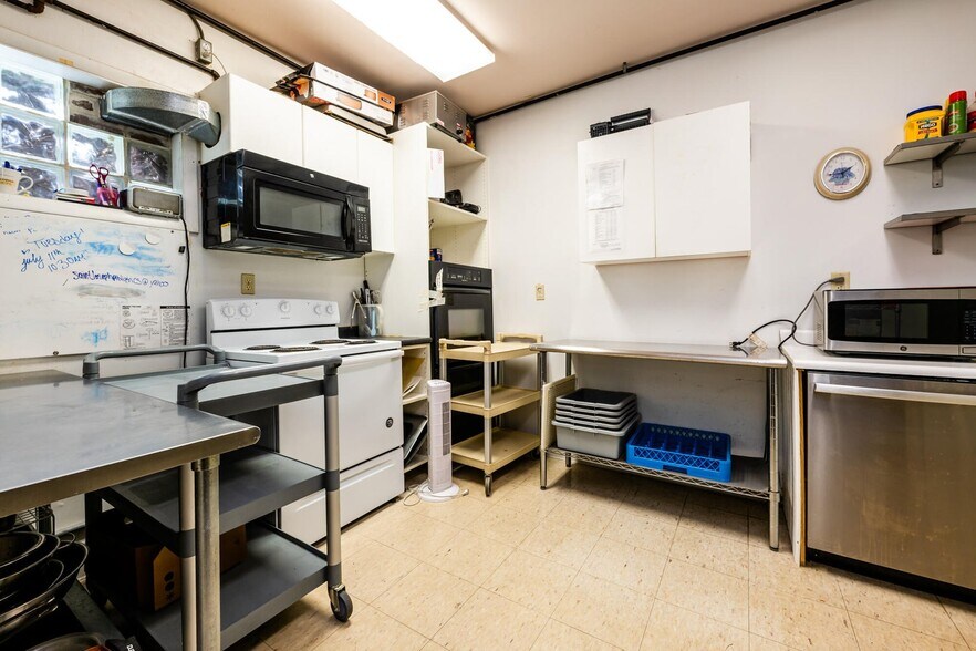More Photos Of 3419 Hollywood Rd, Saint Joseph Daycare Center For Sale
