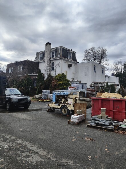 More Photos Of 615 Macdade Blvd, Collingdale Bar For Sale