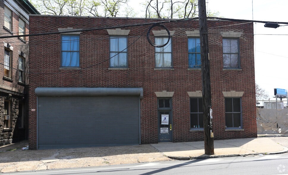 More Photos Of 212 W Roberts Ave, Philadelphia Manufacturing For Lease